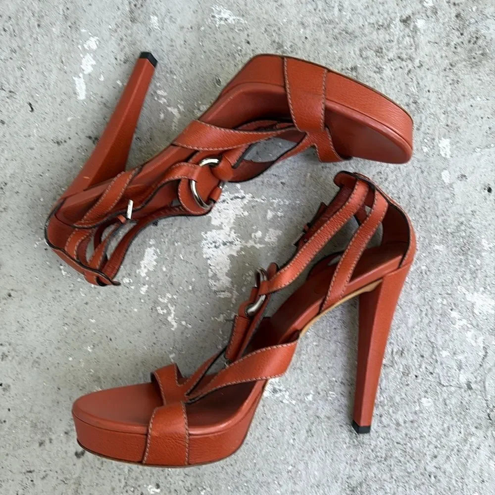 Gucci horse fit platform sandals